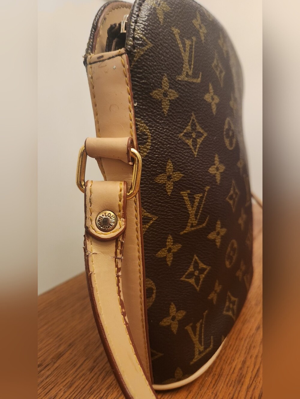 Louis Vuitton Druot Monogram Crossbody - Brown with Tan Trim - Picture 4 of 16